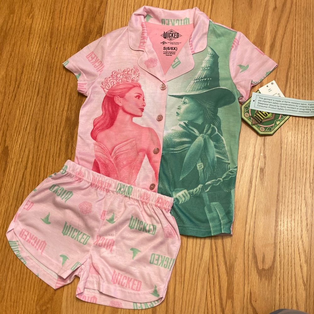 Universal Studios Wicked Kids Pajamas Set - Pink and Green size 6/6x NWT
